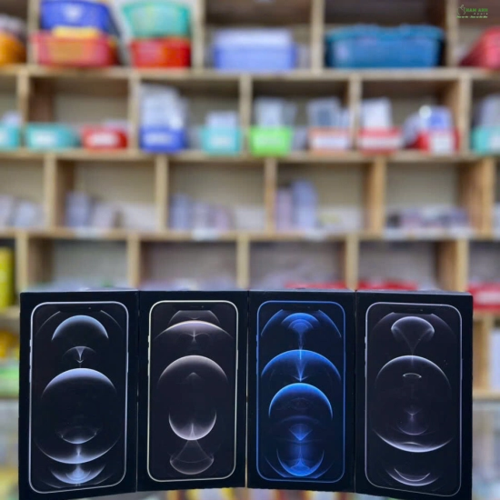 Hộp đựng điện thoại  iphone 12 pro max có 4 màu tặng kèm tem dung lượng dán mặt lưng hộp