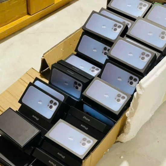 Hộp đựng điện thoại  iphone 13 pro max có 5 màu tặng kèm tem dung lượng dán mặt lưng hộp