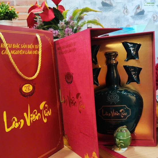 Lâm Viên Tửu chai sứ cao cấp 1500ml, hộp quà Tết 2025 ý nghĩa, sang trọng